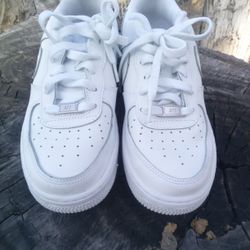 AF1 7Y BOY SHOES 35 /Pegasus Size 9 Women 