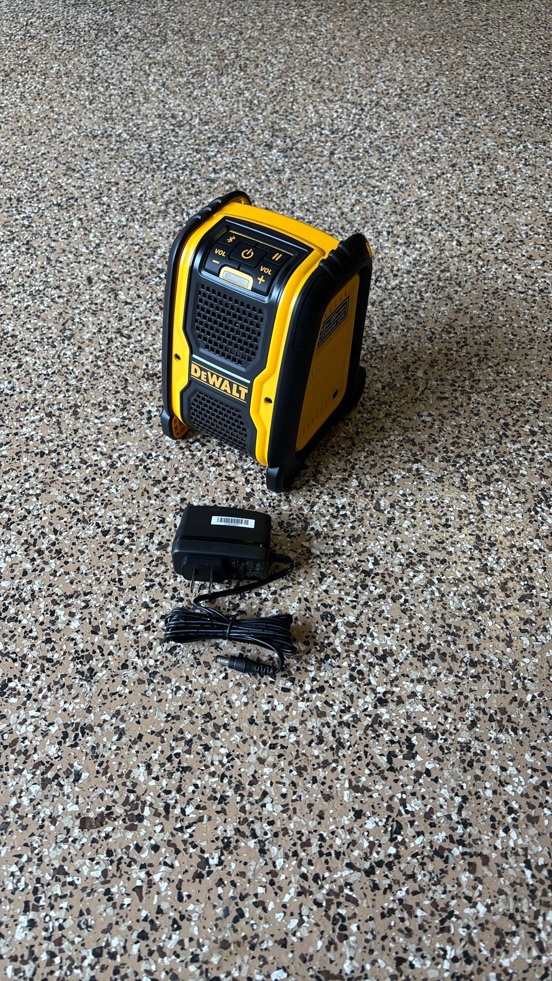 New Dewalt 12v / 20v Bluetooth Speaker