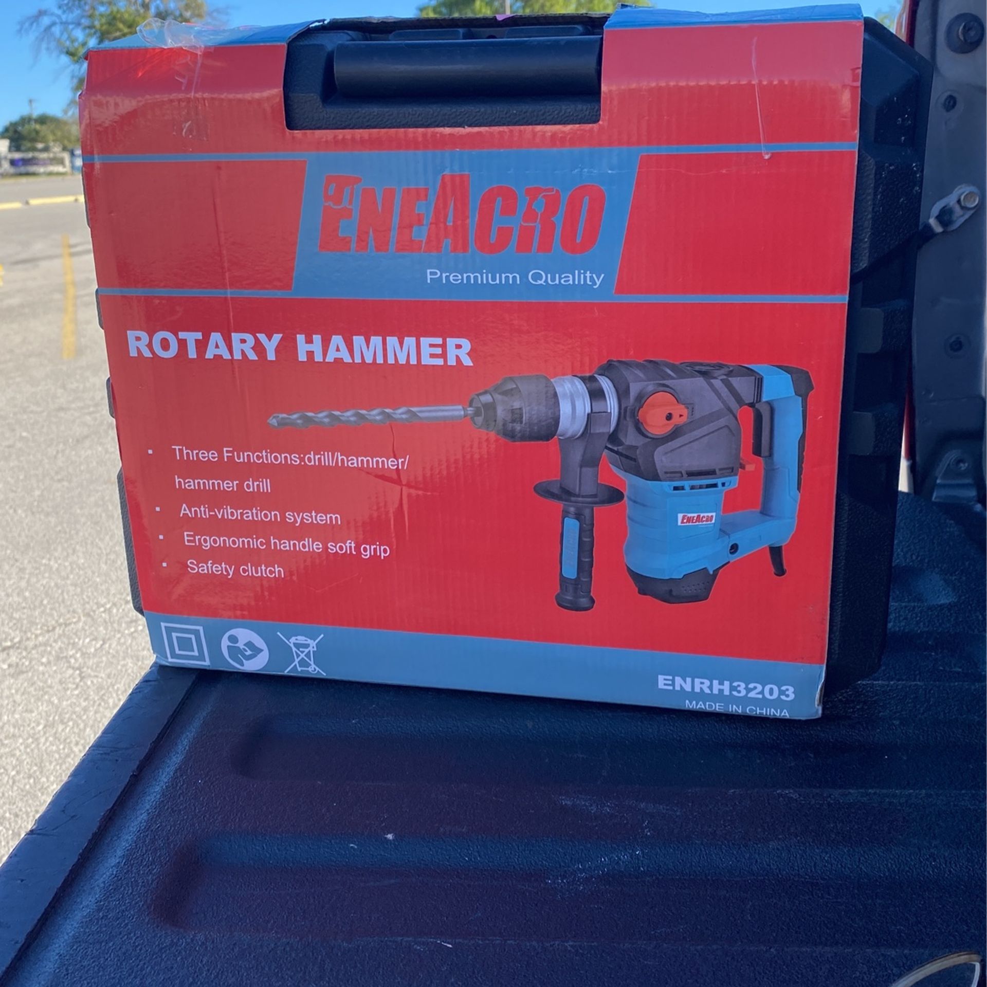 Rotary hammer drill