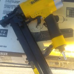 Dewalt Wide Crown DW451S2