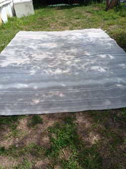 NICE LARGE AREA RUG