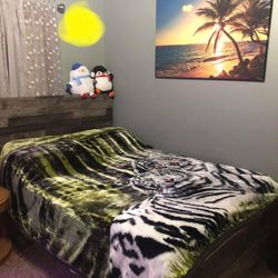 Beautiful Bedroom Set Headboard, Footboard, Rails, Dresser, Mirror Included 