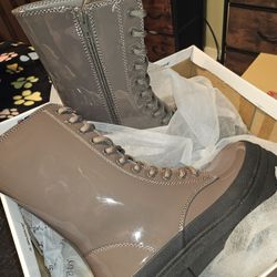 Sz 6.5 Taupe Boots