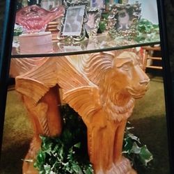 Antique Lion Table Carved Out Of One Piece Of Wood Weight Is 150 Lb Glass Top Is Round Very Thick And Perfect Comes With Four Chairs