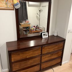 6 Drawer Wooden dresser with Mirror