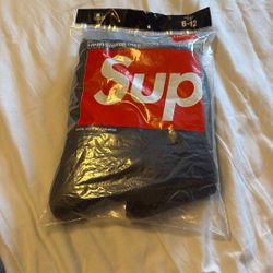 Black Supreme Socks