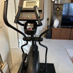 SOLE E25 ELLIPTICAL- EXCELLENT LIKE NEW CONDITION+85 Exercise Mat
