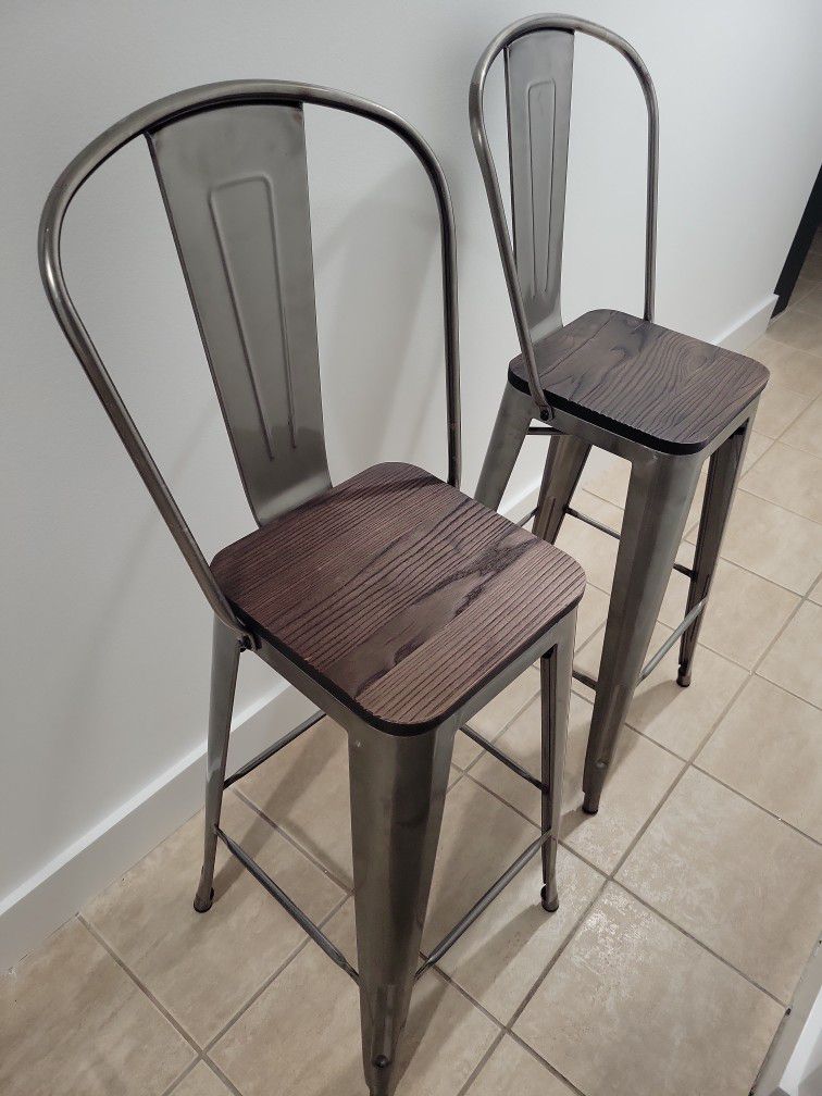 Metal bar stools 