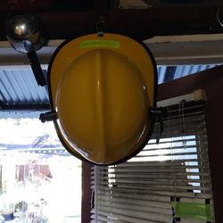 Cairns 660c Firefighter Helmet NWT