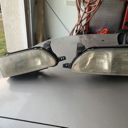 93 -97 Toyota Corolla Headlights 