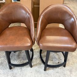 2 Swivel Bar Stools