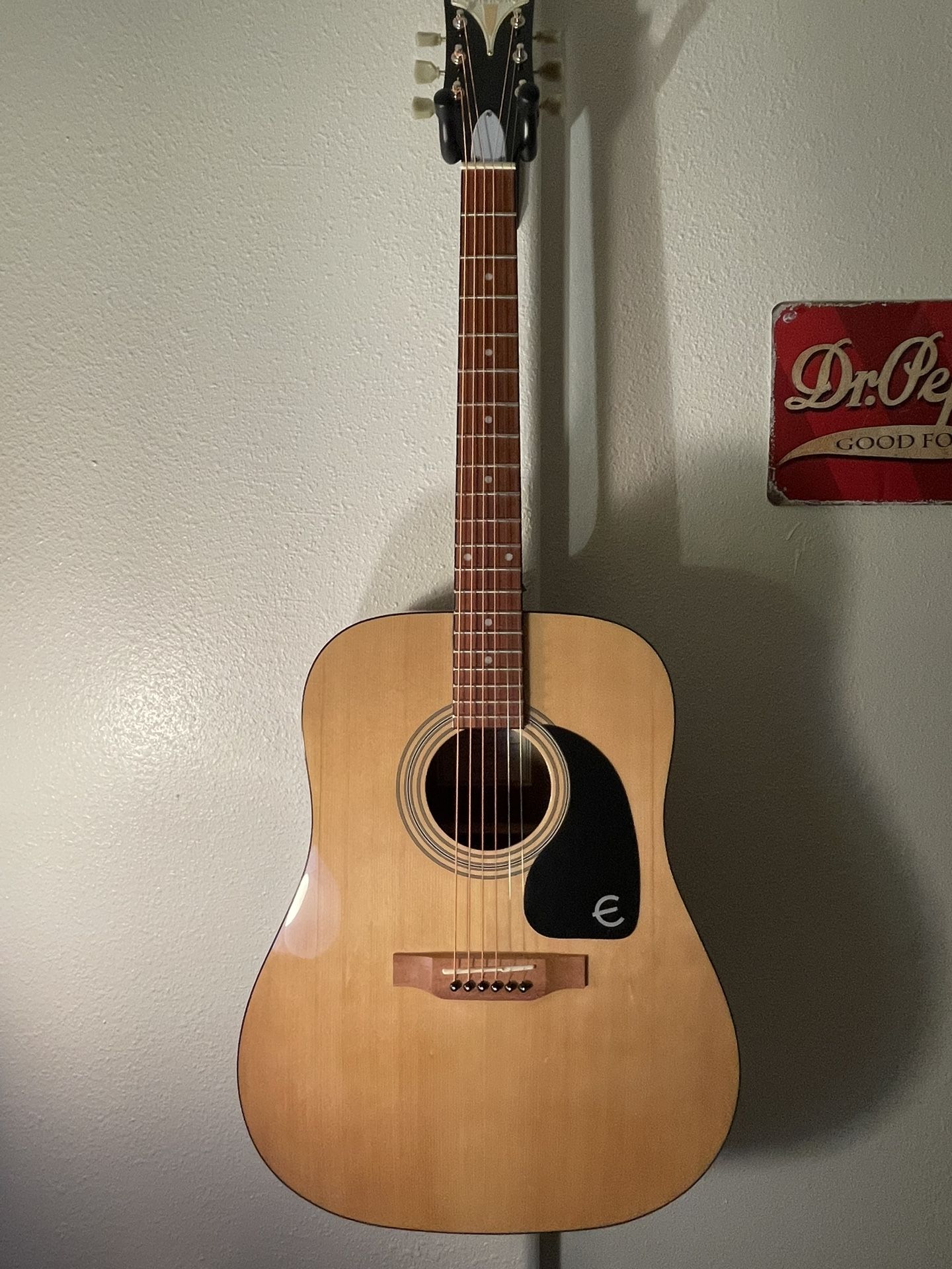 Epiphone Guitar in Mint condition perfect for beginners ‼️‼️