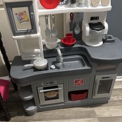 Play Kitchen 