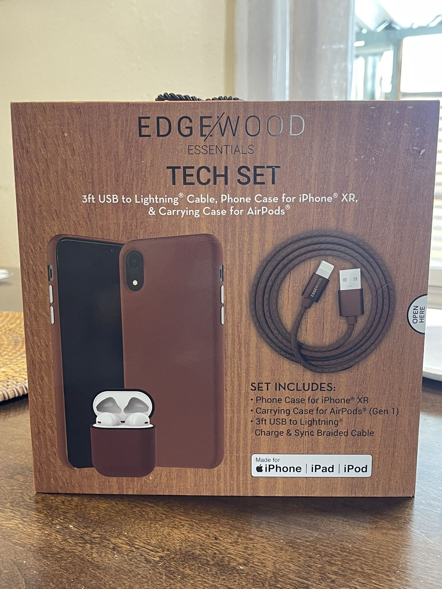 EDGEWOOD ESSENTIALS TECH SET FOR IPHONE XR CASE