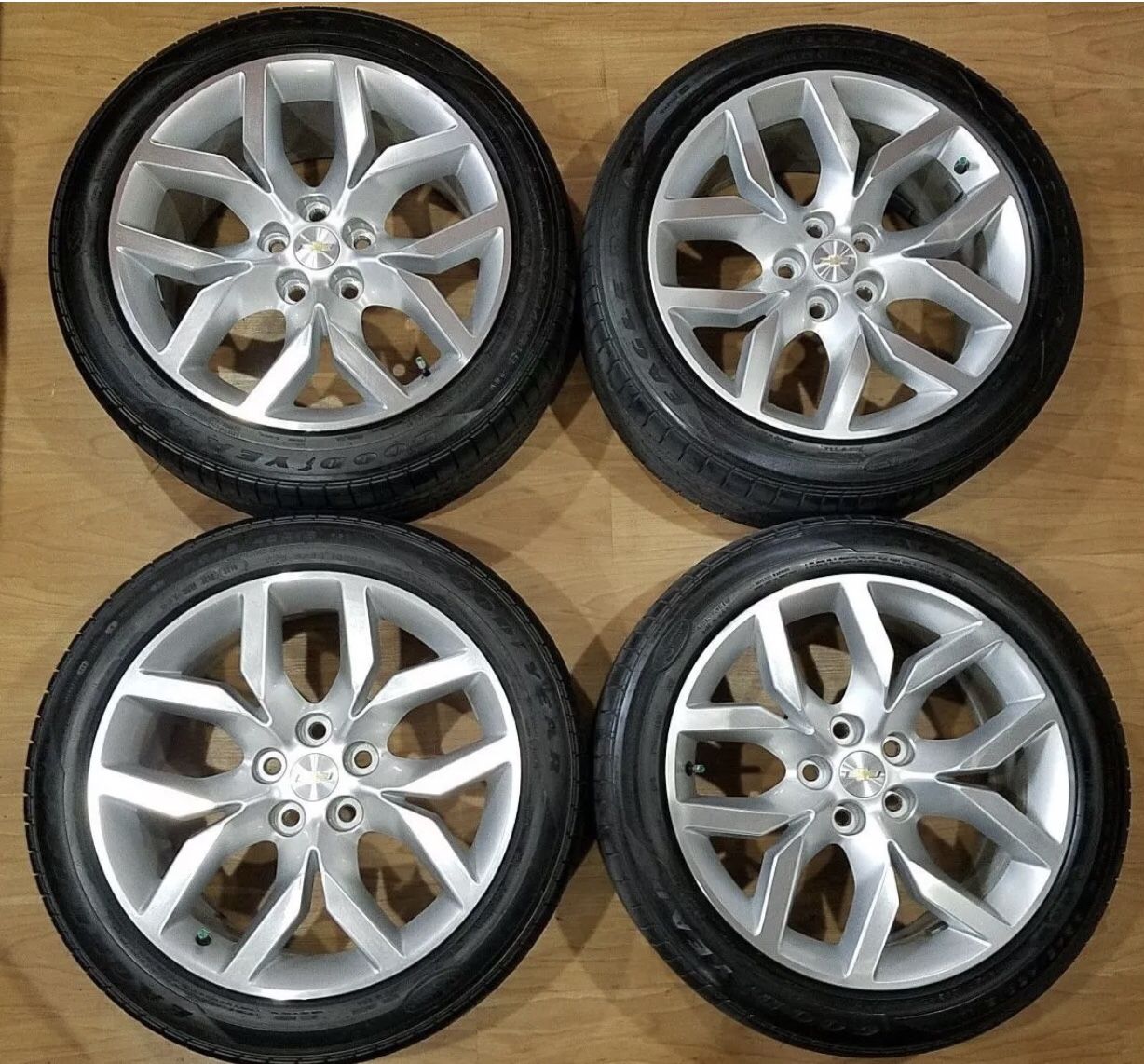 Mint 19 inch Chevy Impala LTZ Factory OEM Wheels Rims Tires 19"