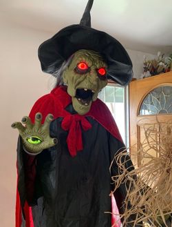 7 Ft Spellcasting Witch Animatronic Halloween Prop