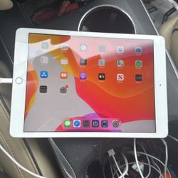 Brand New Never Used IPad 7th Gen 128 Memory With Wifi And Cellular