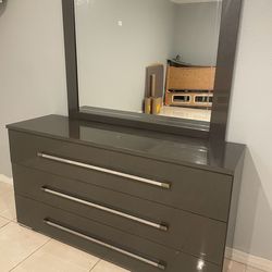 Grey dresser with mirror