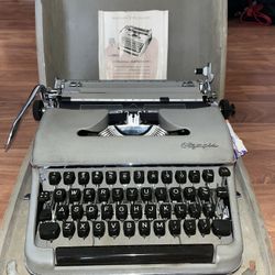 SM3 Typewriter (Collectors Item)