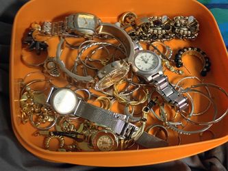 Random Female Jewelry Assortment