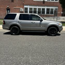08 Ford Explorer Limited 7 Passenger Suv
