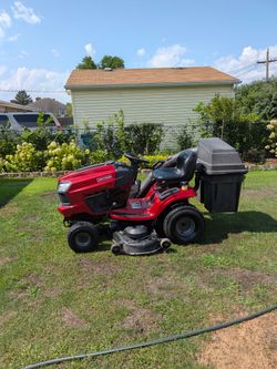 Craftsman T3200  riding mower tractor with bagger