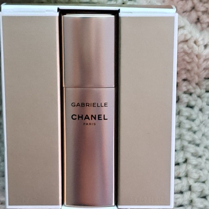 NEW CHANEL GABRIELLE " TWIST & TURN PARFUM SPRAY WITH 2 REFILLS 65$