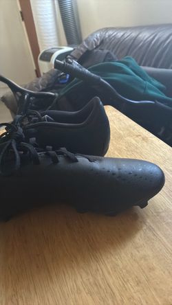 Predator adidas soccer cleats size 8