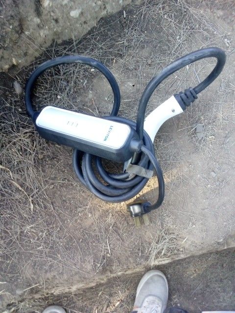 Leviton Charger
