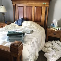 Temurpedic Bed And So,I’d Wood Frame