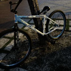 Bloc Boi Throne (READ DESCRIPTION)