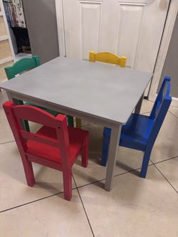 Kids Table and 4 Chairs