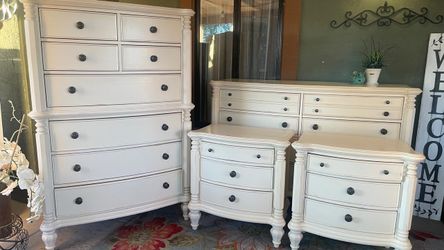 Gorgeous Davis furniture set