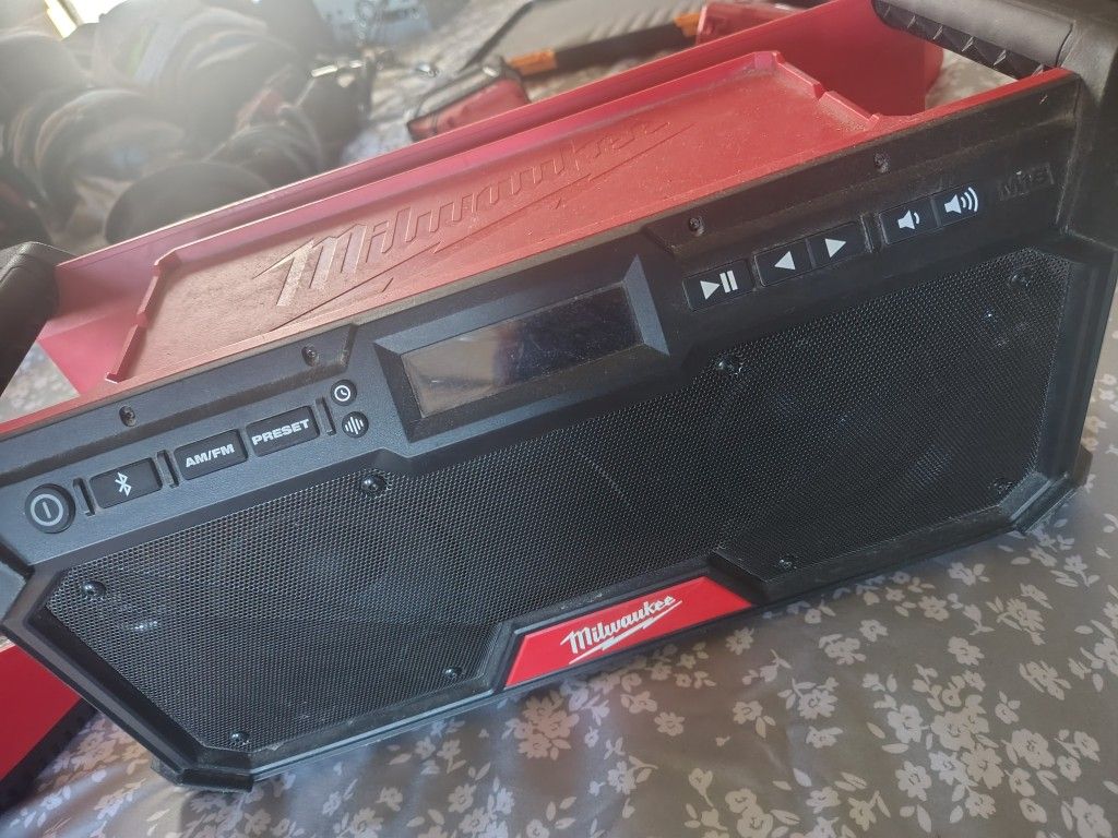 Milwaukee Job Site Bluetooth Stereo
