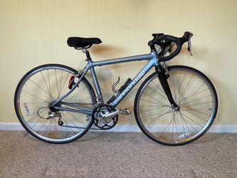 Cannondale Synapse Road Bike - Small Frame (45cm)- Great Condition & Ready to Ride