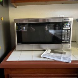 PANASONIC MICROWAVE OVEN