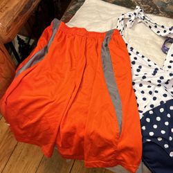 Nike Shorts Size Medium 15 Dollars 