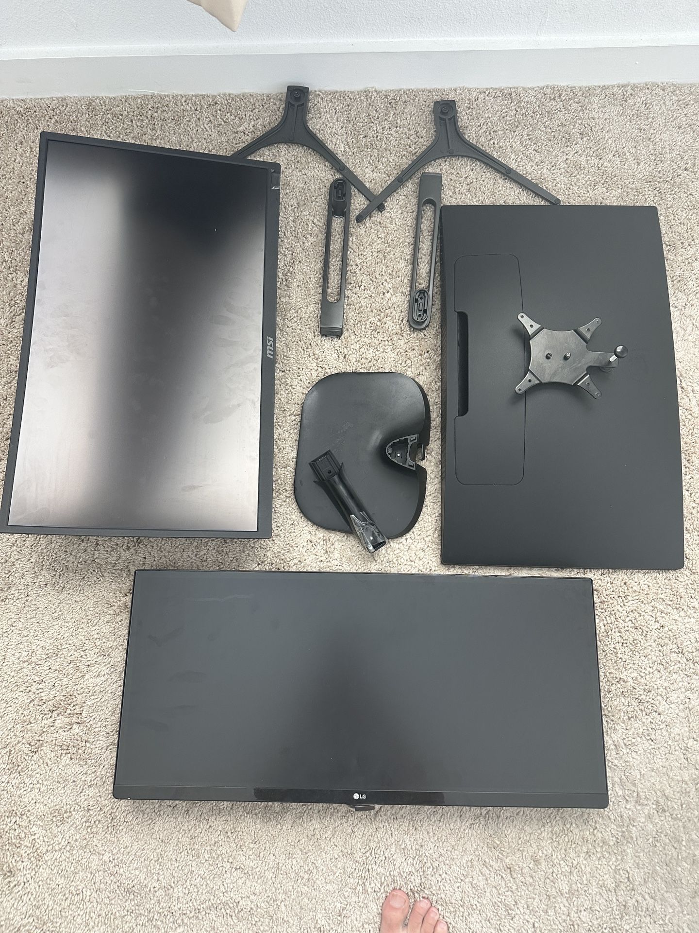 Multiple Gaming Monitors LG And MSI