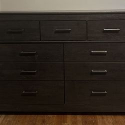 Dresser 61”