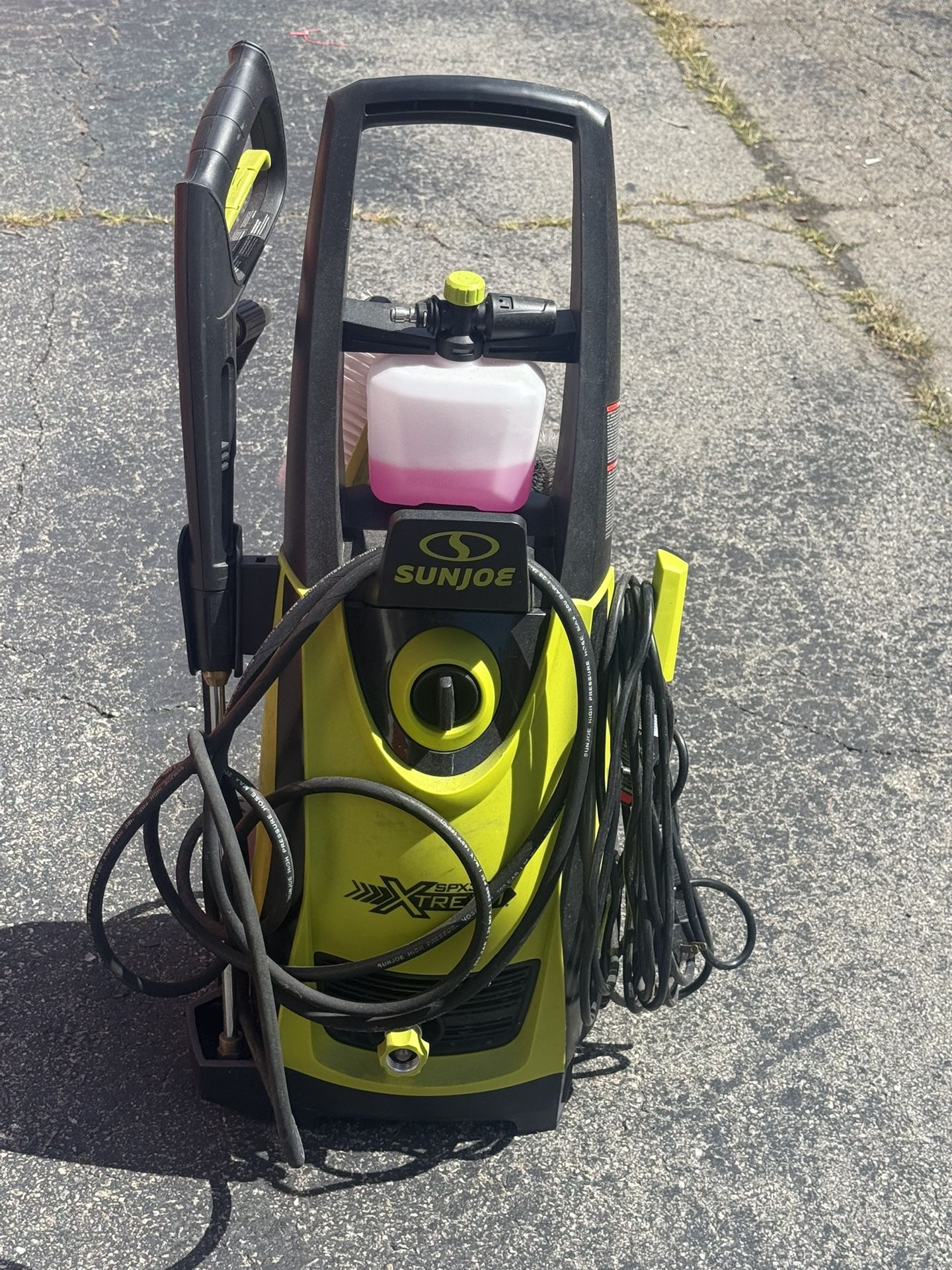 Electric Pressure Washer - Low Hours!