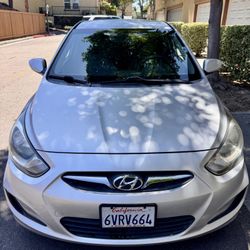 2012 Hyundai Accent GS Hatchback 