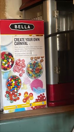 Cotton candy maker