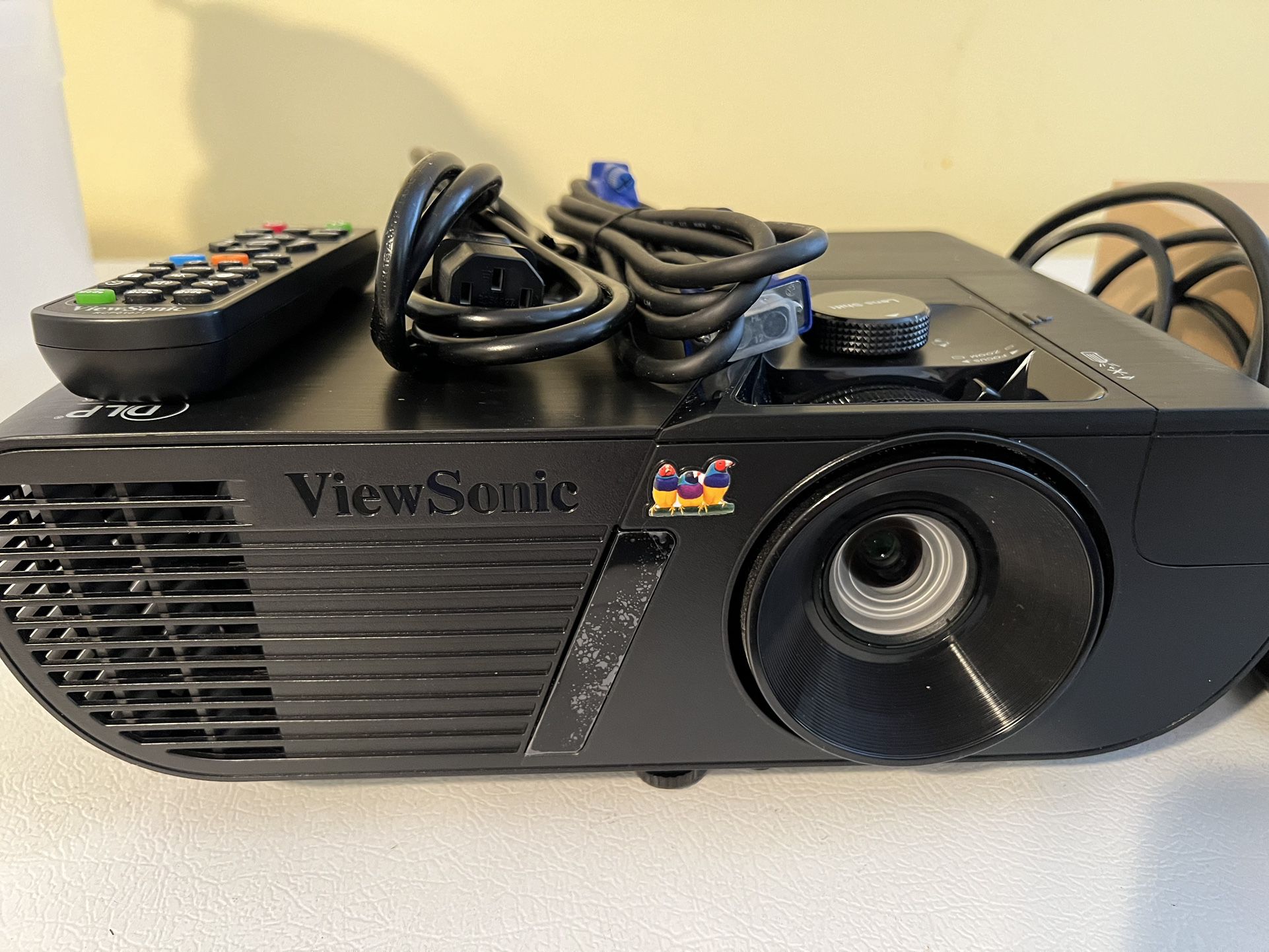 ViewSonic Pro7827HD LightStream DLP Projector 