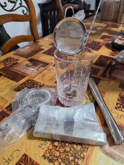 Cocktail mixing cup
