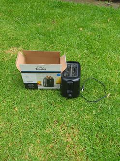 MainStays 2-Slics Toaster (Includes original box)