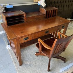 Desk And Chair 