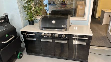 New unused  Mont Alpi  high end grill.