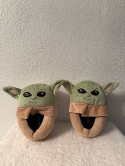 Kids Star Wars The Mandalorian Grogu (Baby Yoda) Slippers – Size 9/10