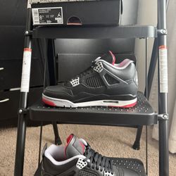 Jordan 4 Bred 