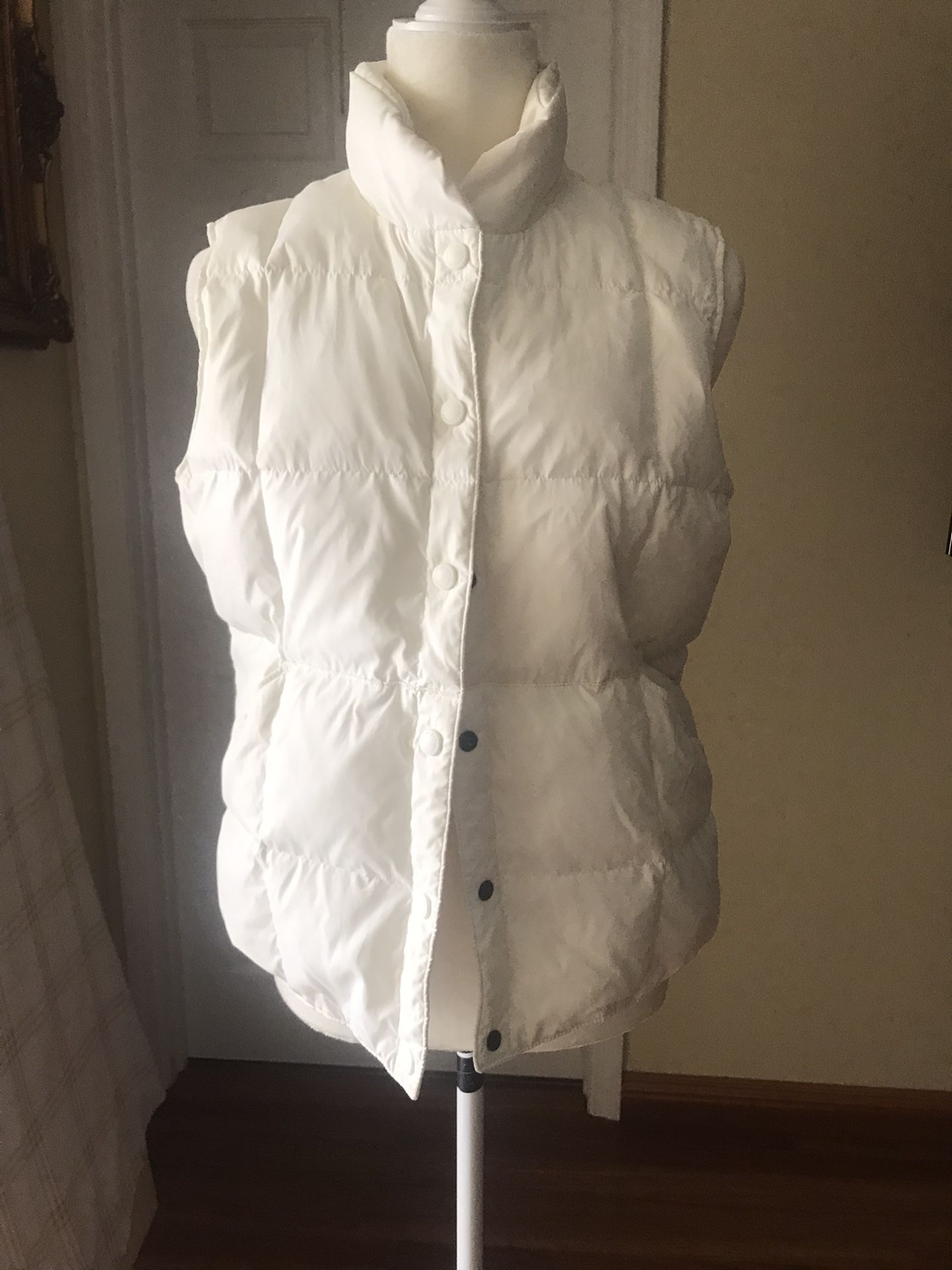 Land's End Women's Puffer Vest White Sm(6-8). 